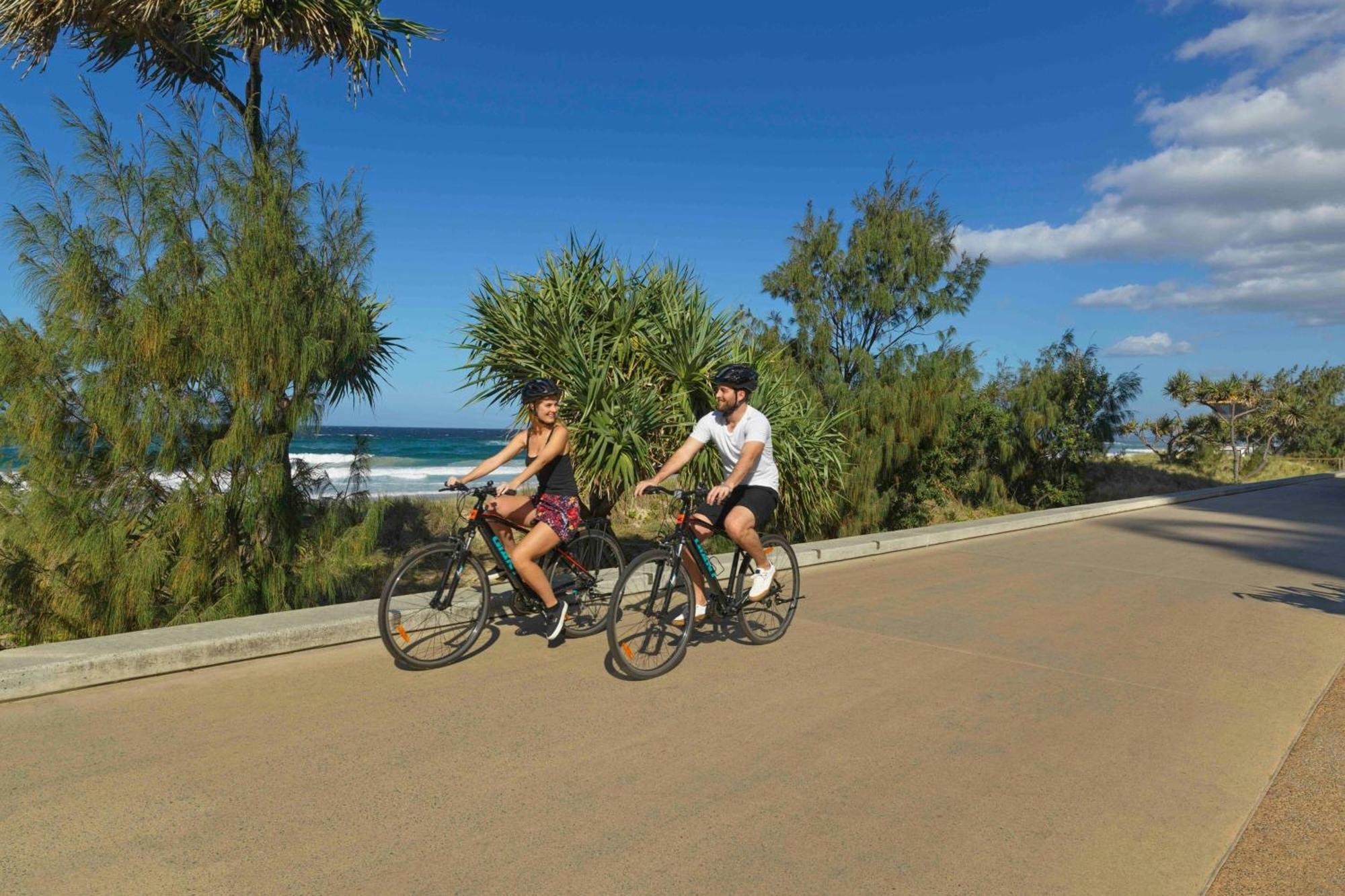 Jw Marriott Gold Coast Resort & Spa سيرفرز باراديس المظهر الخارجي الصورة Bicyclists on the Gold Coast